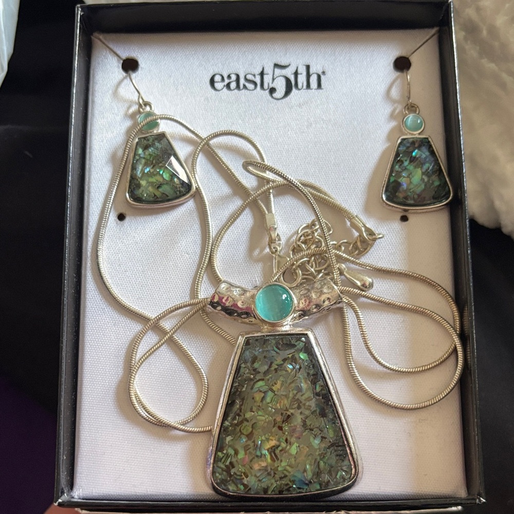 East 5th Silver and Iridescent Necklace Set